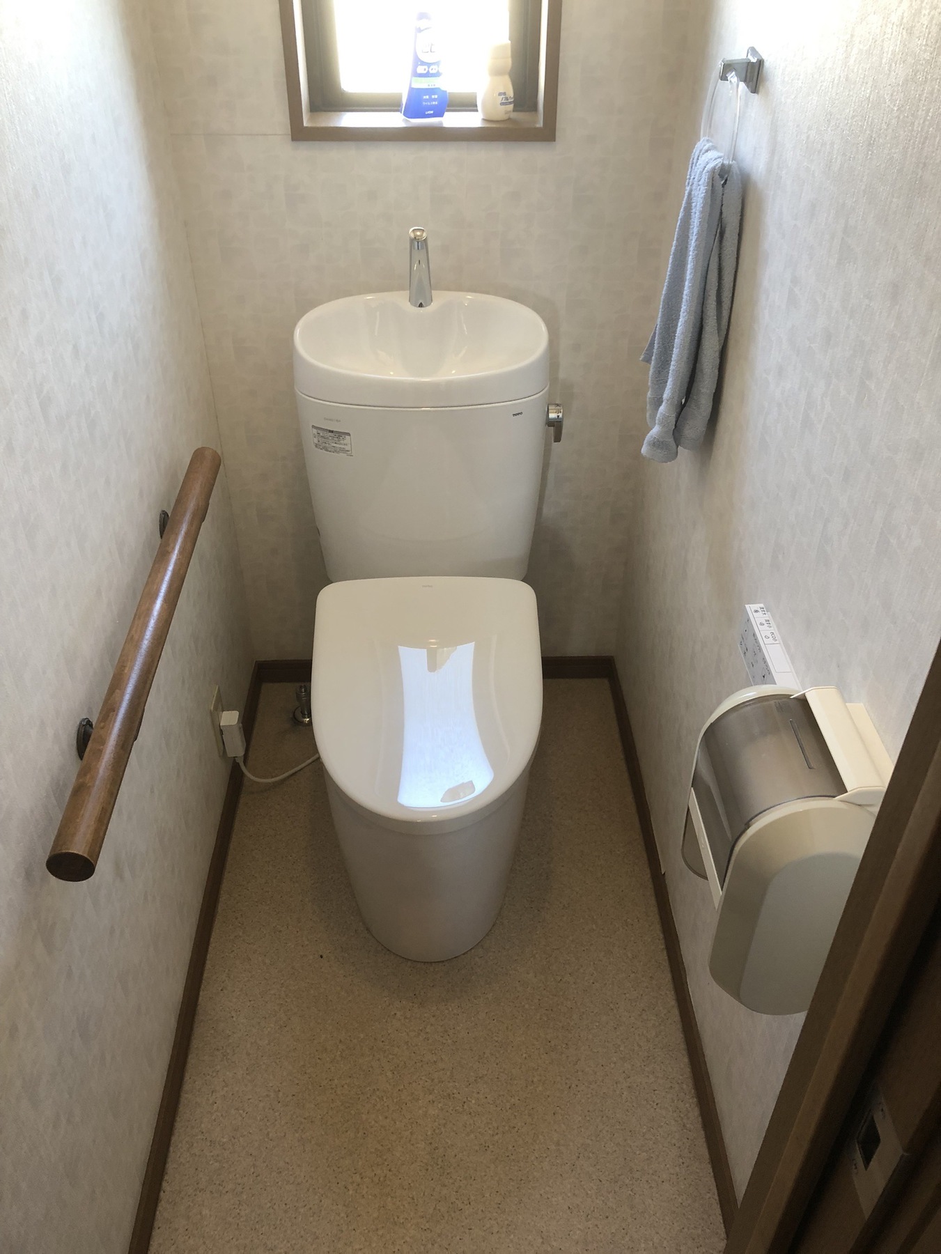 長野市 トイレ入替工事 TOTO ピュアレストEX+ウォシュレット アプリコットF1Aの写真