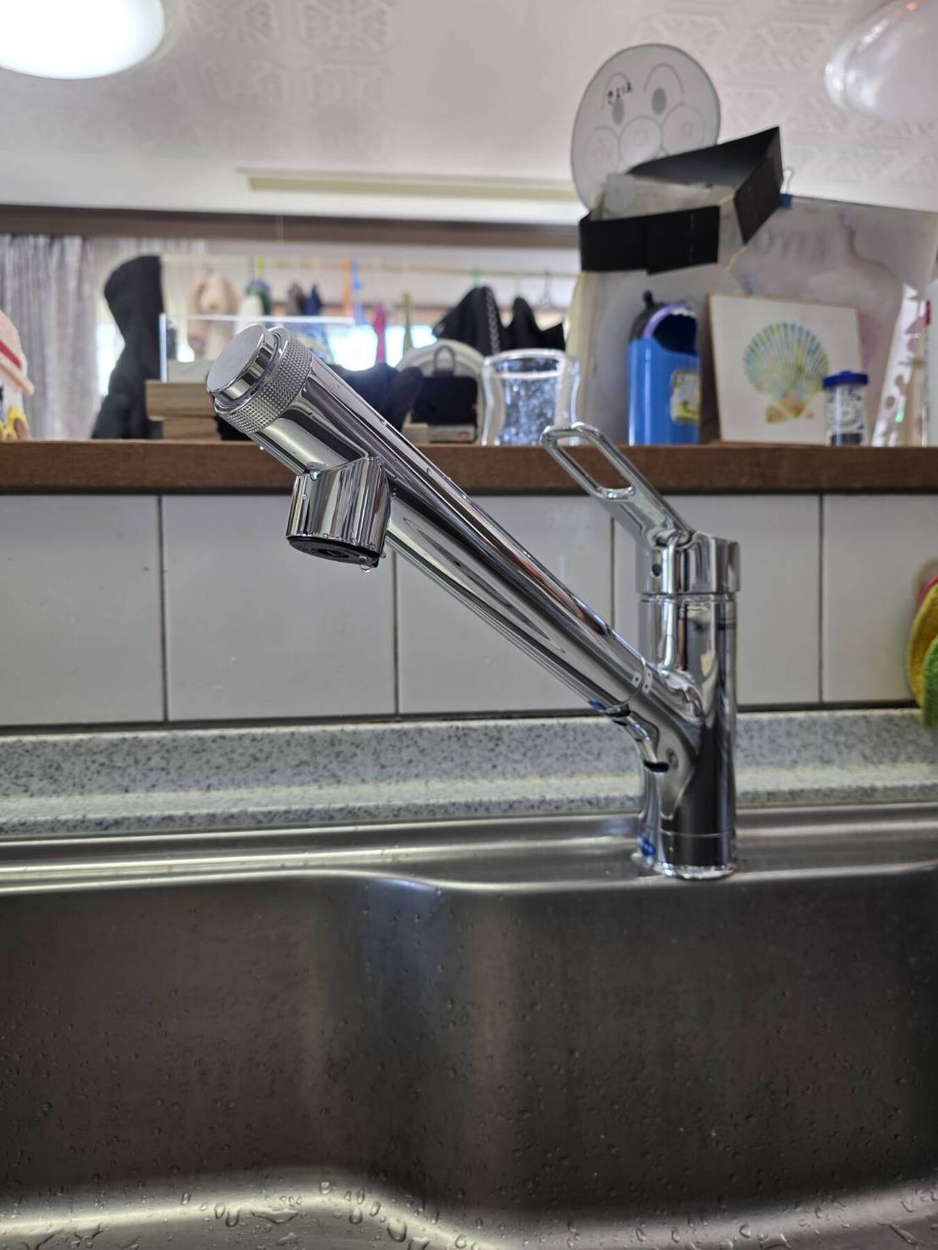 LIXIL 浄水器内臓シングルレバー混合水栓の写真