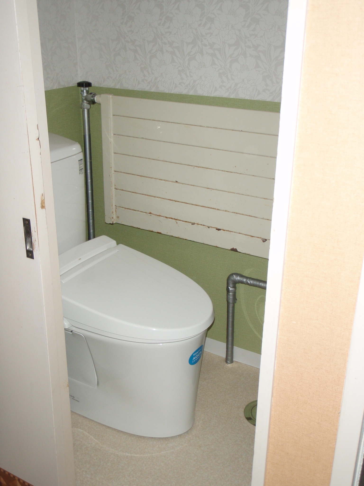 長野県山ノ内町　和式トイレから洋式トイレに変更工事事例01　ＬＩＸＩＬアメージュZのリフォーム写真