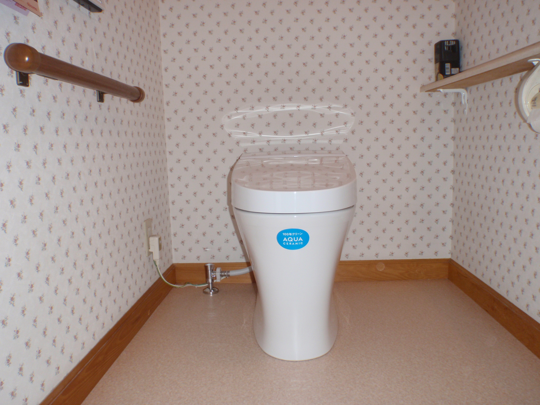 長野県千曲市　LIXIL650㎜の最小トイレ　サティスSのリフォーム写真