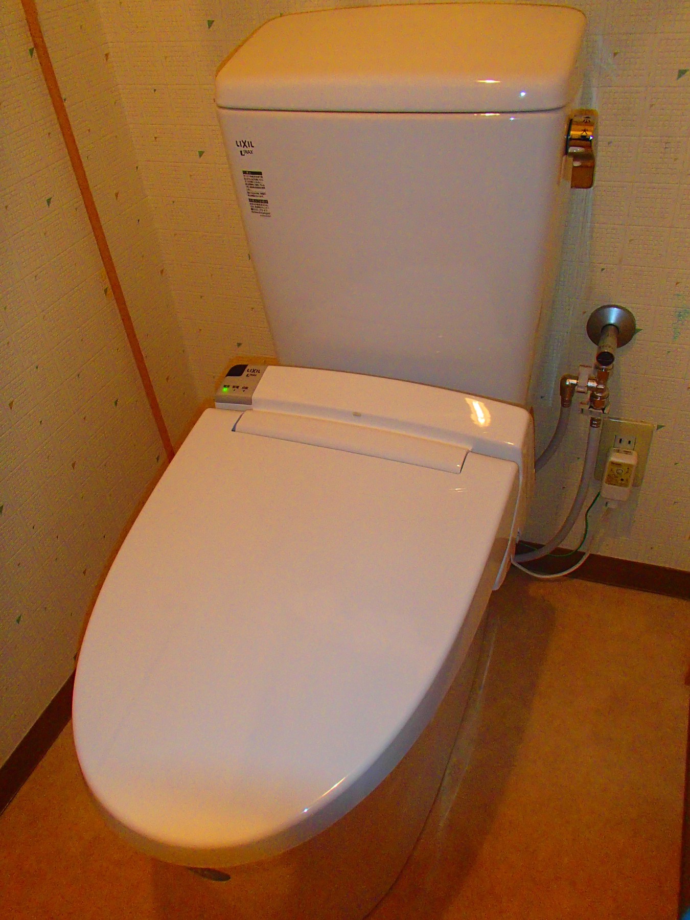 長野県長野市　LIXIL　　アメージュZ　マンショントイレの交換のリフォーム写真
