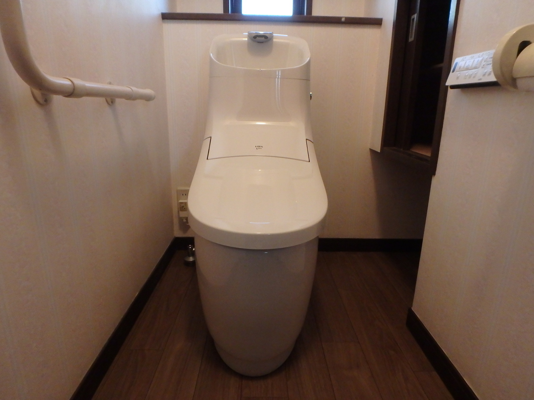 長野県長野市　LIXILプレアスHS トイレ取替工事の写真