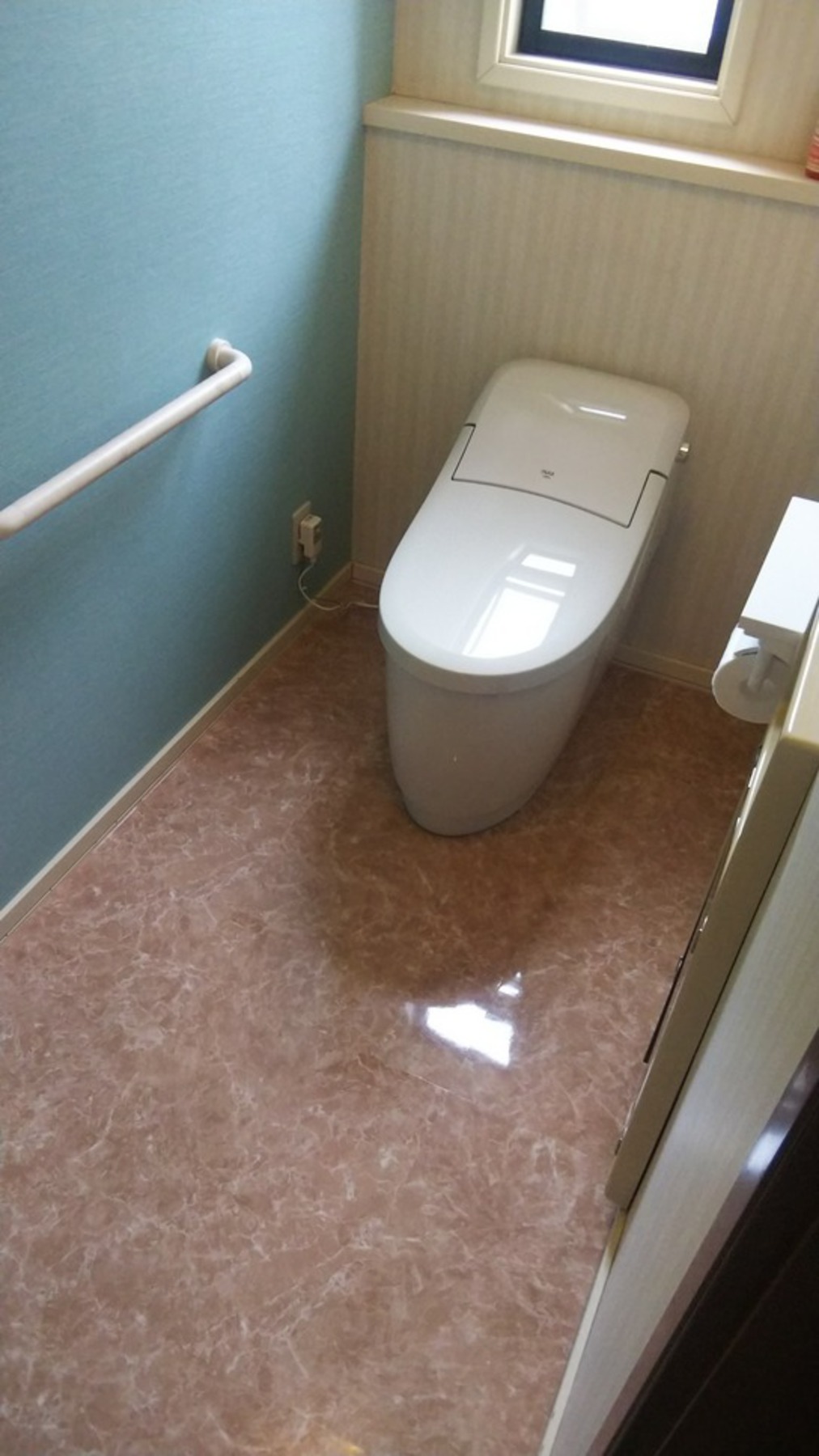 長野市　１F、２F　トイレ取替のリフォーム写真