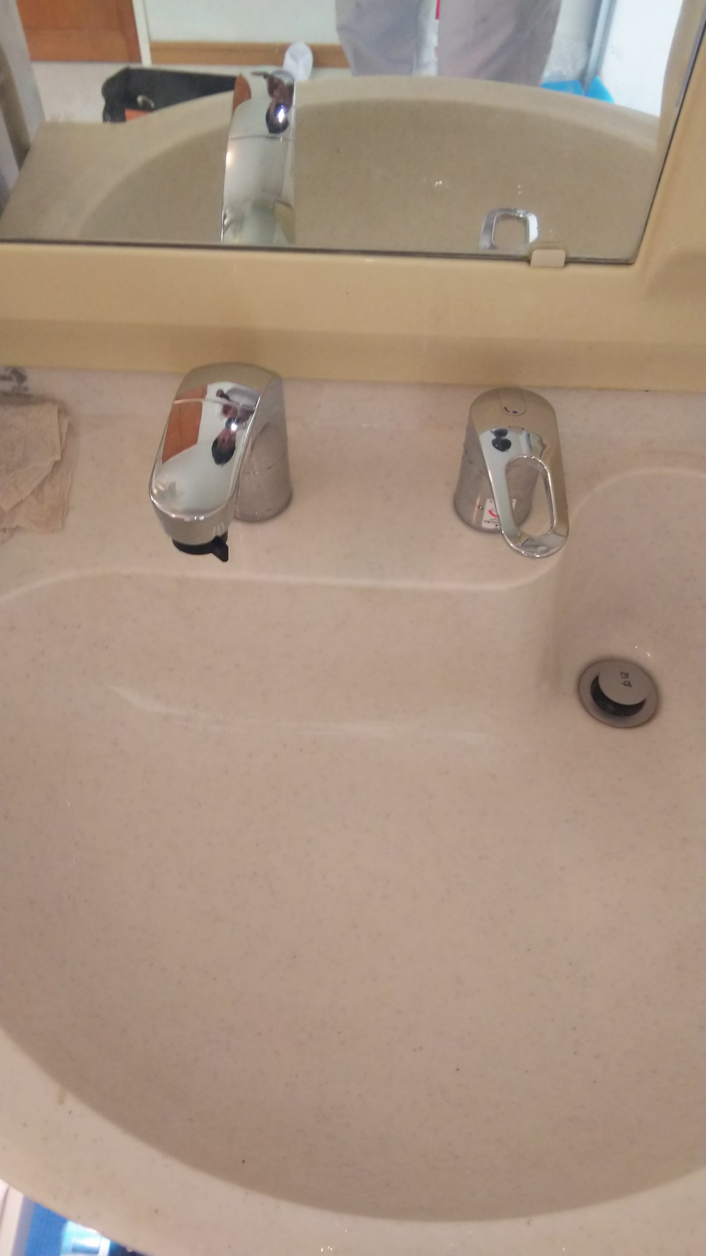 洗面台水栓の取替工事のリフォーム写真