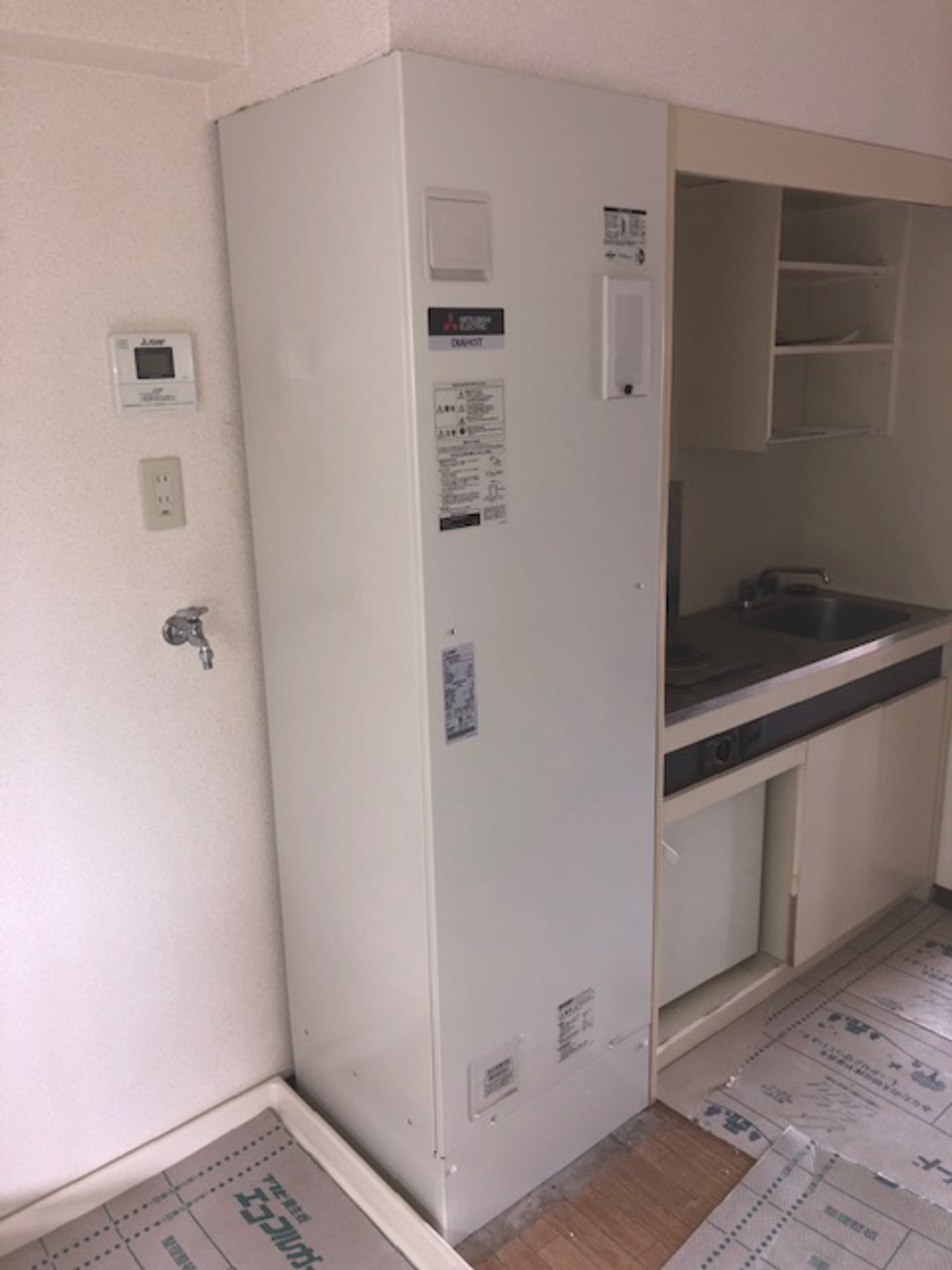 電気温水器から電気温水器に交換　（アパート施工）のリフォーム写真