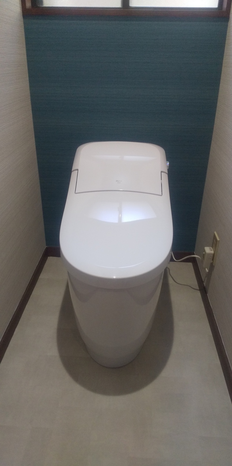 長野市　トイレ交換と内装張替工事のリフォーム写真