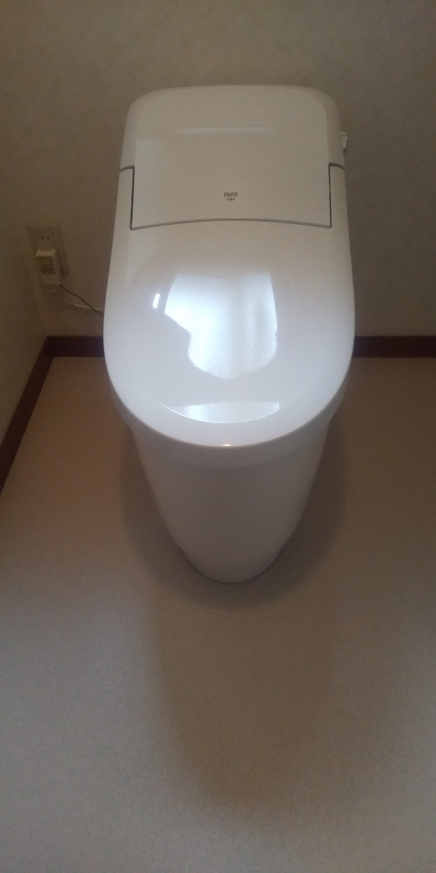 須坂市　LIXIL　トイレ交換のリフォーム写真