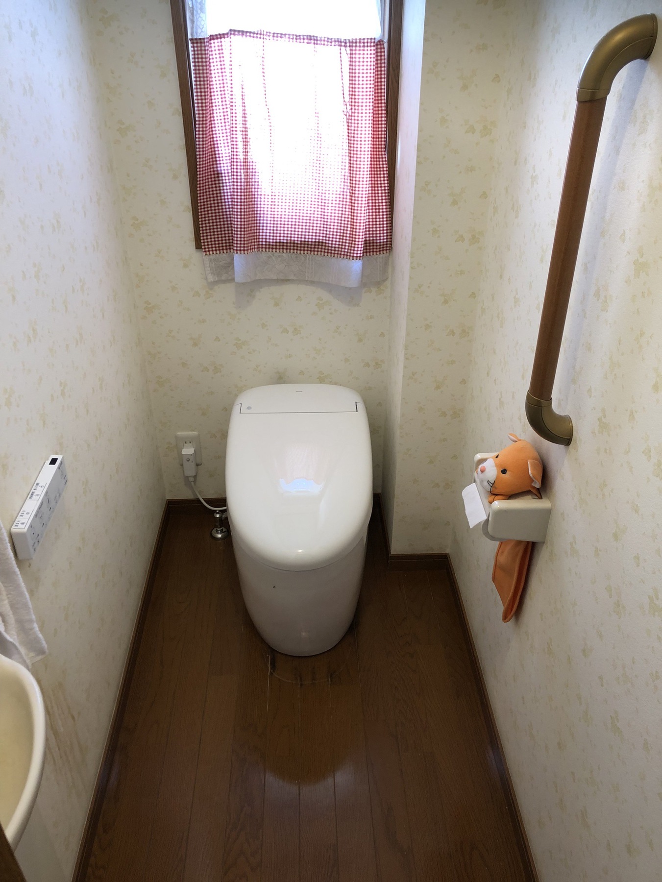 １F　TOTOネオレスト　２F　LIXIL　アメージュシャワートイレのリフォーム写真